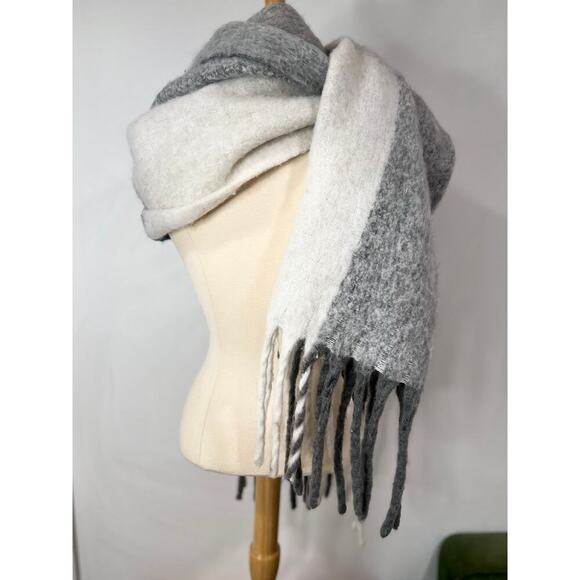 ZARA Oversized Color Block Blushed Plaid Fluffy Fringe Blanket Scarf Gray - Picture 5 of 12